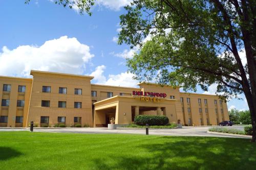 Hollywood Casino Joliet Hotel – Joliet, IL