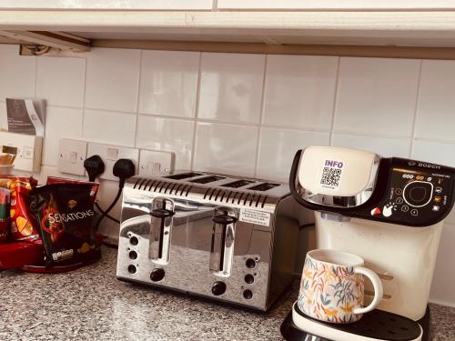 Létesítmények, Cosy 2 bedroom home in Bath with private parking garden WiFi & easy access to city centre in Midford