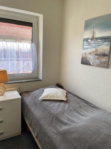 One-Bedroom Apartment image 6