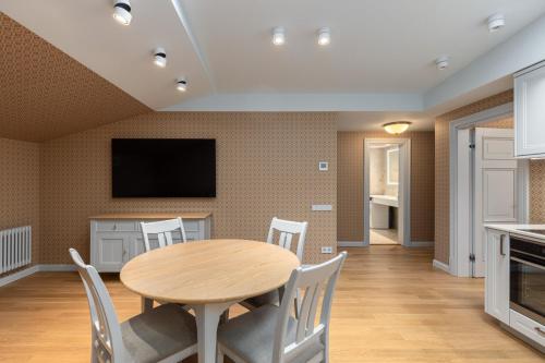 Two-Bedroom Mansard  image 10