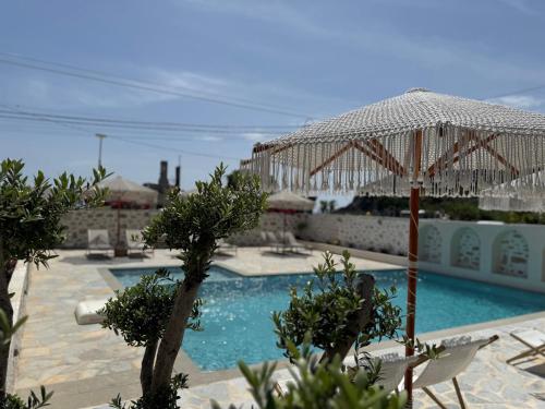 Dimitri Hotel – Himarë, CA
