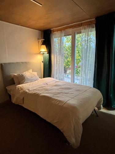 1 twin bed