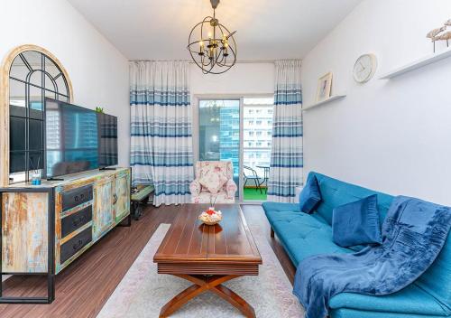 1BR Elegant Apartment in Marina Diamond 3 Metro Access, Dubái