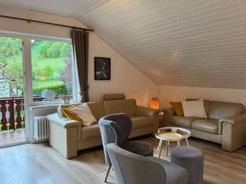SonnenTraum Willingen - 95qm, 3 Schlafzimmer, 3 Bäder, Balkon & Bergblick in Willingen, Deutschland