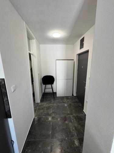One-Bedroom Apartment with Balcony