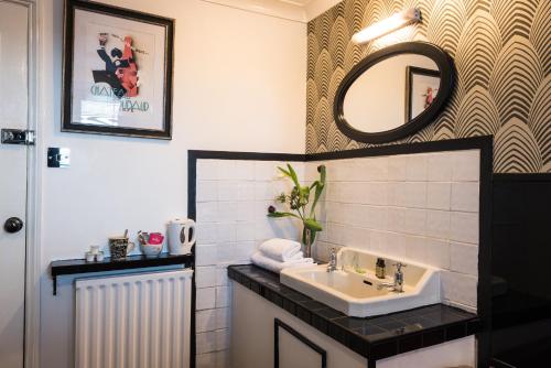 Paskins Town House - image 7