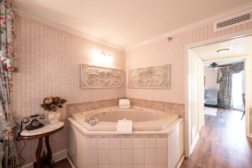 Boardwalk Plaza Hotel - 스파