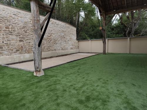 Le Saint Vincent in ชาบลิ