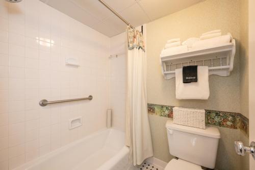 Boardwalk Plaza Hotel - image 13