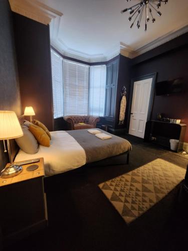 Frederick Douglass - Rooms In The City, Edinburgh (photo 10)