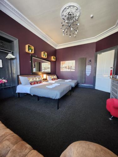 Frederick Douglass - Rooms In The City in West End