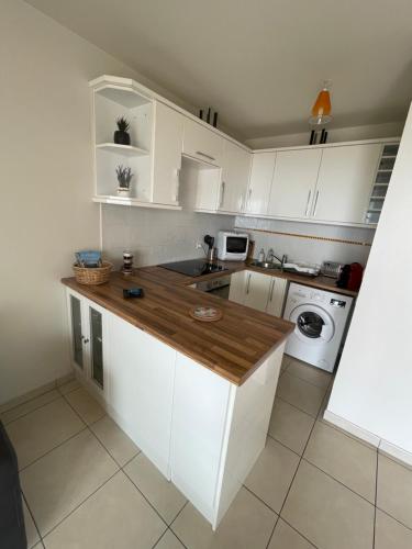 SAPHIR - Vue Mer et Montagne - WIFI FIBRE- PISCINE et GARAGE Privé, Collioure (foto 6)