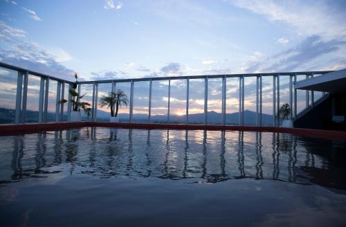 Swimming pool, Hotel Belo Grand Morelia in Morelia