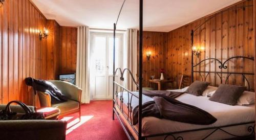 Hotel Le Chamonix - Tap to explore photos