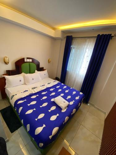 Deluxe King Room image 5