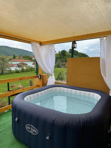 Karstais baseins, Dream House Una in Orašac
