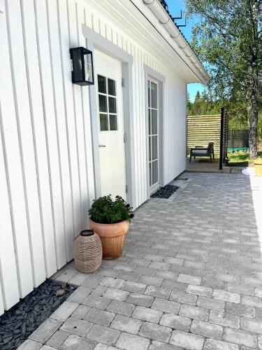 Exterior view, Nybyggd gaststuga med gangavstand till badplats in Gragarp