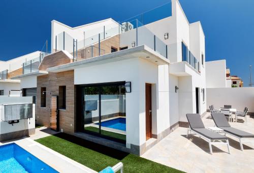 Villa Sol y Alegre - 16p - private pools gîte à louer Los Plazas