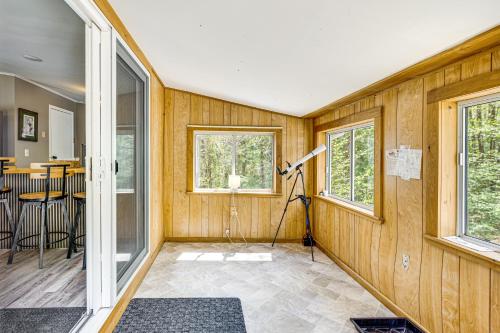 Hike, Fish & Ski: ‘Black Bear Cabin’ in Albany in Albany (NH)