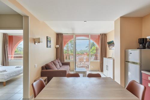 Two-Bedroom Apartment - Pool Side