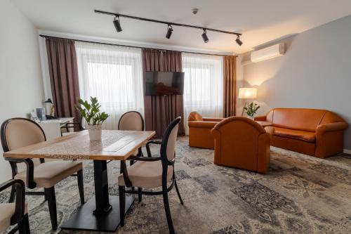 Deluxe Suite