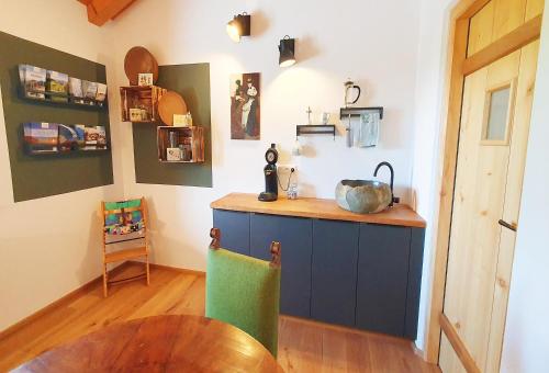 Sleeps 6