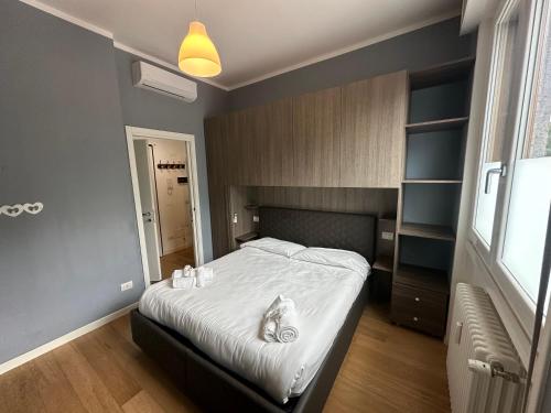 Metro Famagosta - Modern Suite Free WiFi & Parking, Milán