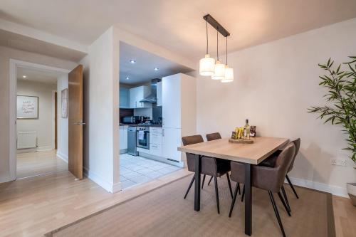 เซ็นทรัล เบลฟาสต์ อพาร์ตเมนต์: วิกตอเรีย (Central Belfast Apartments: Victoria) in แซนดี โรว์ แอเรีย