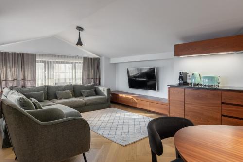Premium Two-Bedroom Apartment image 5