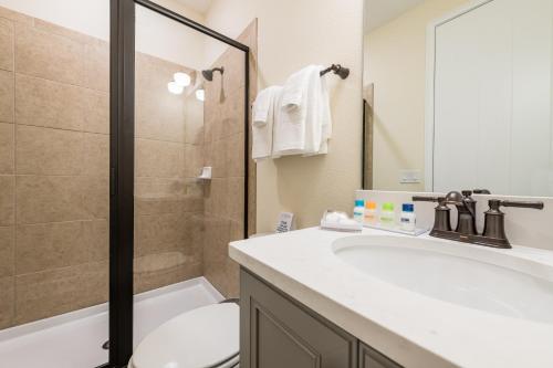 Blue Oasis near Disney with Margaritaville Resort Access - 8049SH in Orlando, USA