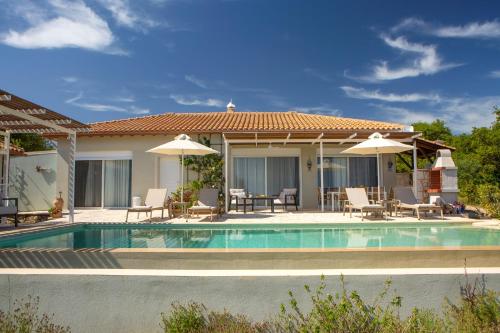 Villa Ariel - Cozy Mediterranean Retreat – khách sạn tại Sivota