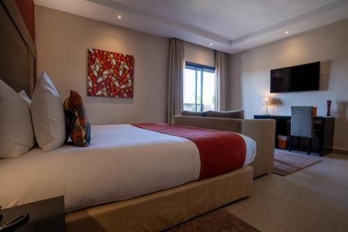 Executive Suite image 3