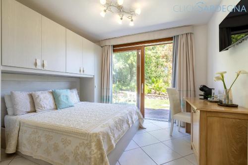  Villa Janas Luxury Villa surrounded by large park, swimming pool, parking and Wifi in Alghero