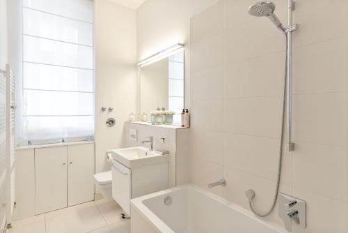120 sqm Historic Design Apartment Savignyplatz near Ku'damm, Berlin (zdjęcie 10)