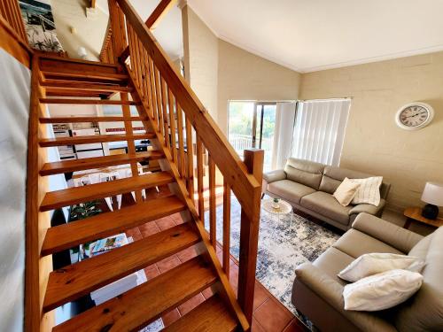 Pool View Beach Cabana Sleeps Six! in 曼哲拉城