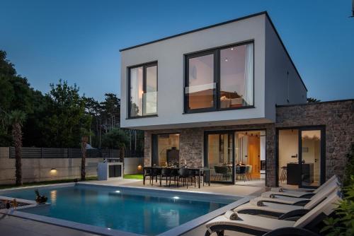 NOVO - Villa Vita s velikim bazenom – khách sạn tại Sopaljska