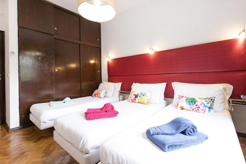 Spacious Five-Bedroom Deluxe Apartment image 10