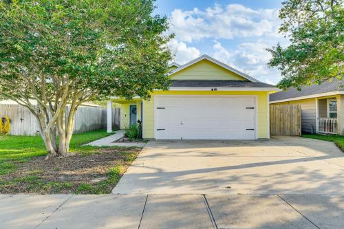 Corpus Christi Home with Patio Less Than 10 Mi to Beach in Corpus Christi, Vereinigte Staaten von Amerika