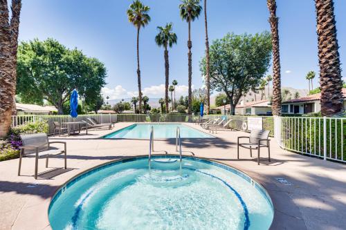 1 Mi to Shops on El Paseo Condo with Pool Access! in Rancho Mirage