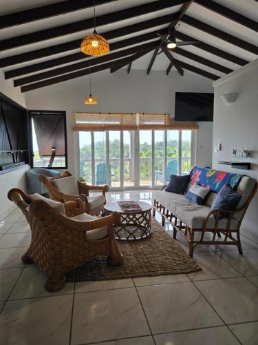 Facilities, Hodges Bay House in Calibishie