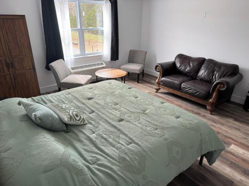 The Red Rest Motel by The Red Farm in Sydney Forks (NS)