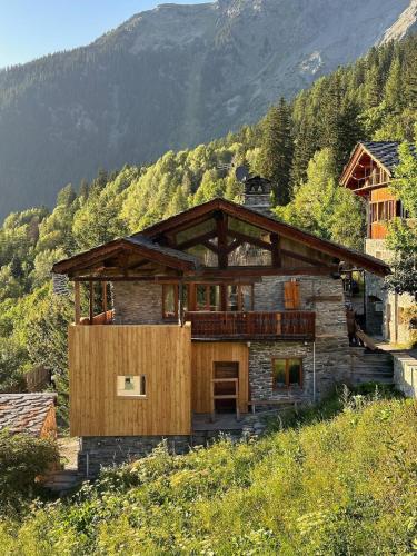 Chalet authentique avec jacuzzi proche de Val d'Isère