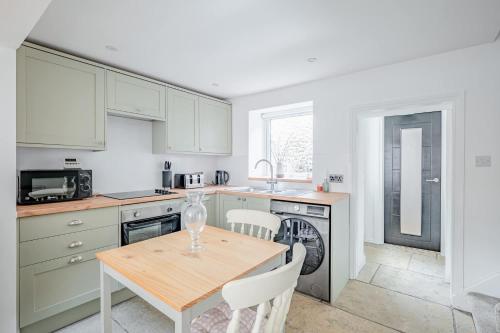 Cosy Cottage in Crewkerne Free on Street Parking in Crewkerne