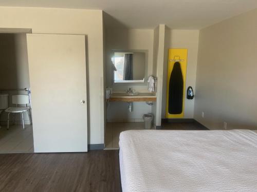 Days Inn by Wyndham Worland - main image