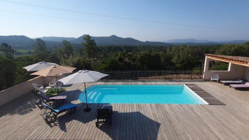 Villa PIETRAROSSA, Lecci