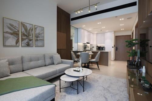 Gracious 1BR in Binghatti Amber, Dubái