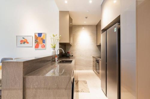 Modern Apartment in the MarQ D1 - 주방