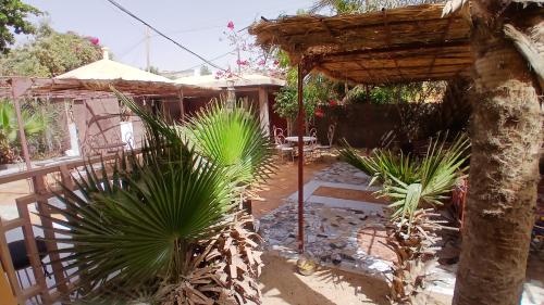 Bahçe, Auberge Triskell in Nuakşot