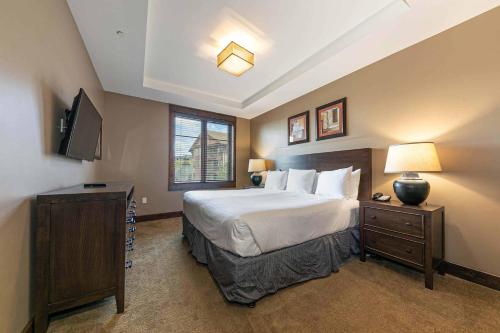 Northstar Lodge 306 by East West Hospitality, Truckee