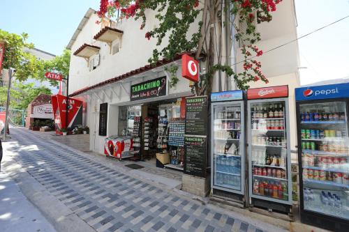 Hotel Vila Kapllani – Saranda, OR
